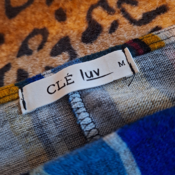 70's Long Sleeve Crop Top - Picture 2 of 4